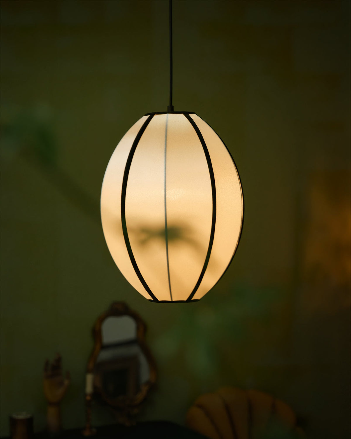 Inez wisząca lampa stołowa z płótna o nowoczesnym designie