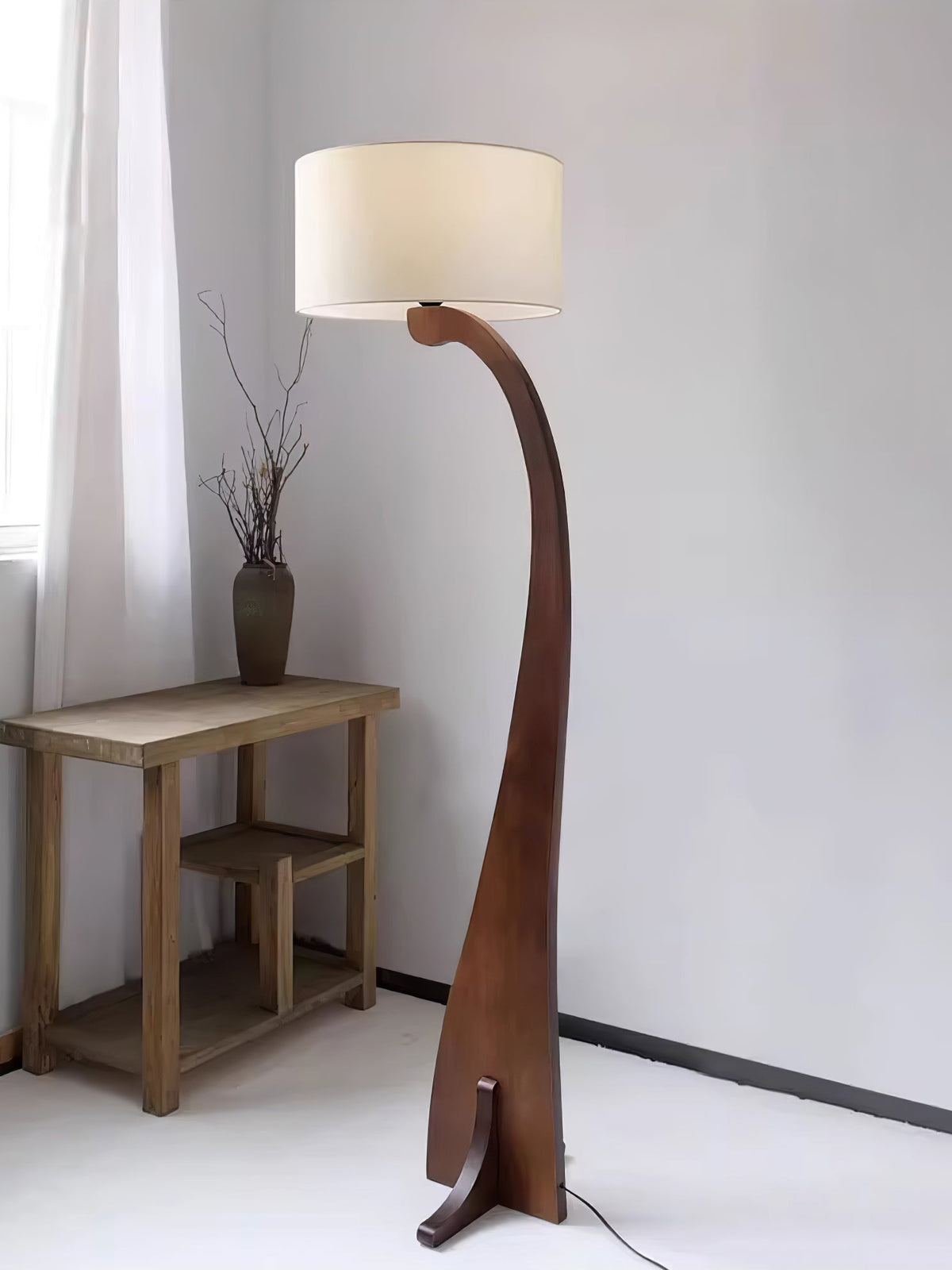 Viraineria nordycka lampa stojąca Arc