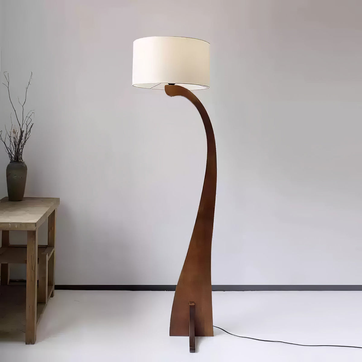 Viraineria nordycka lampa stojąca Arc