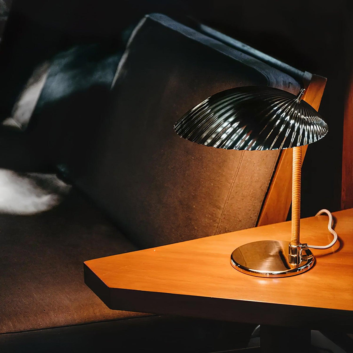 Zorare Glam lampa stołowa z miedzi