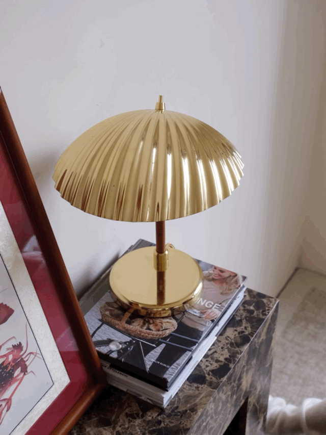 Zorare Glam lampa stołowa z miedzi