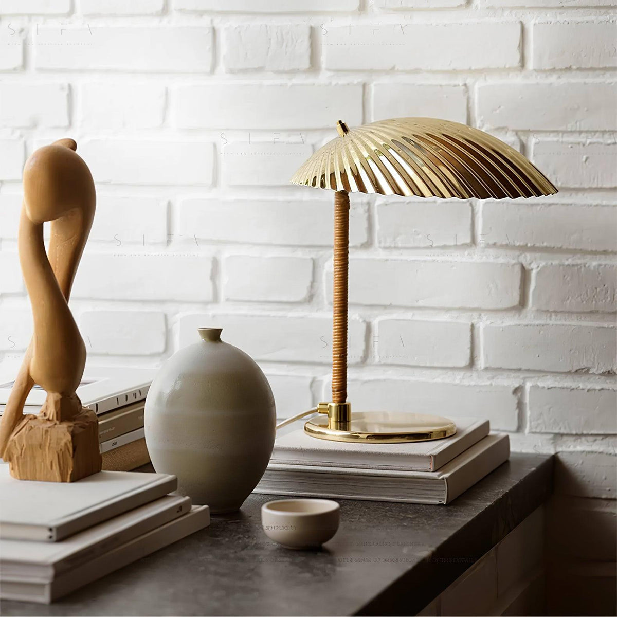 Zorare Glam lampa stołowa z miedzi