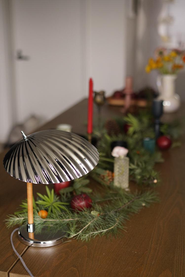 Zorare Glam lampa stołowa z miedzi