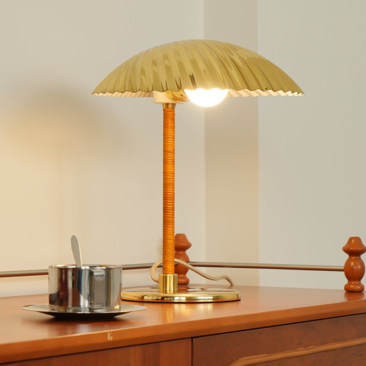 Zorare Glam lampa stołowa z miedzi