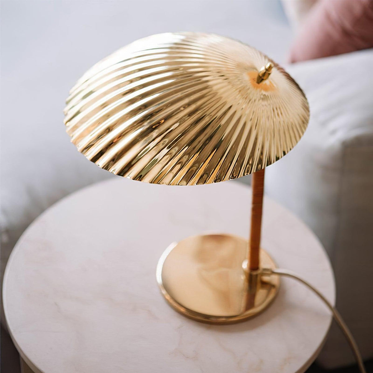 Zorare Glam lampa stołowa z miedzi