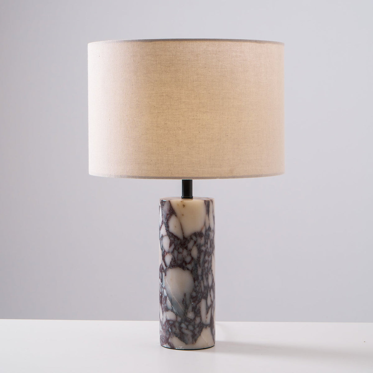 Vivo elegancka lampa stołowa z marmuru