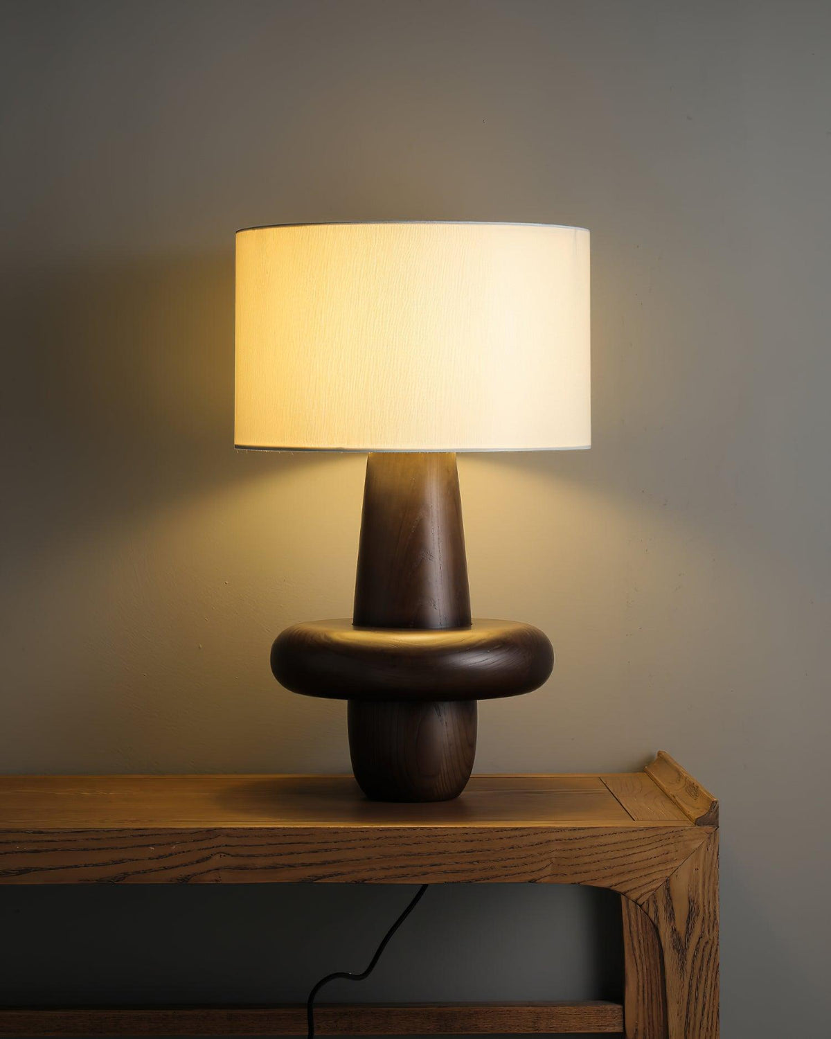 Lampa stołowa minimalistyczna ze szkła
