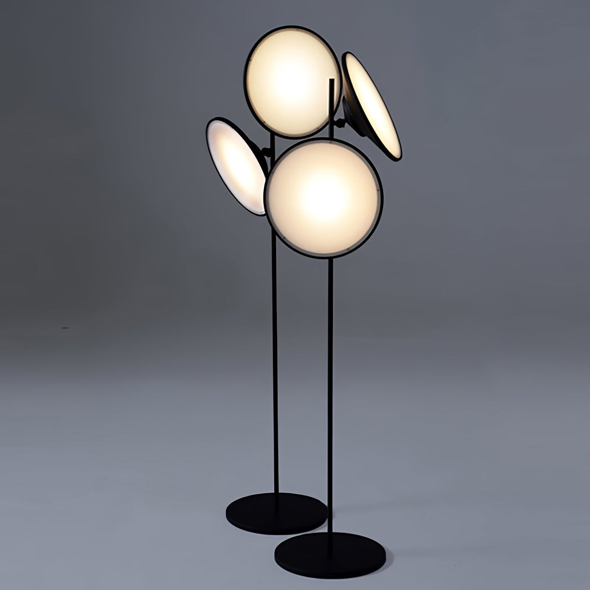 Eave artystyczna lampa stojąca z akrylu