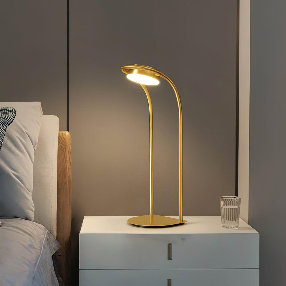 Rivarette minimalistyczna lampa stołowa