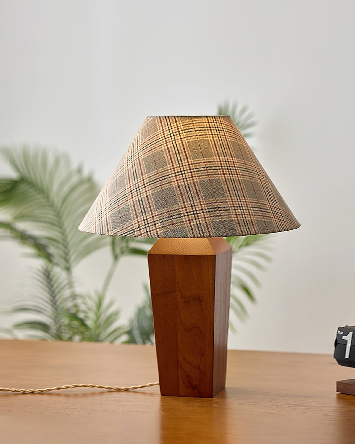 Reniniella lampa stołowa