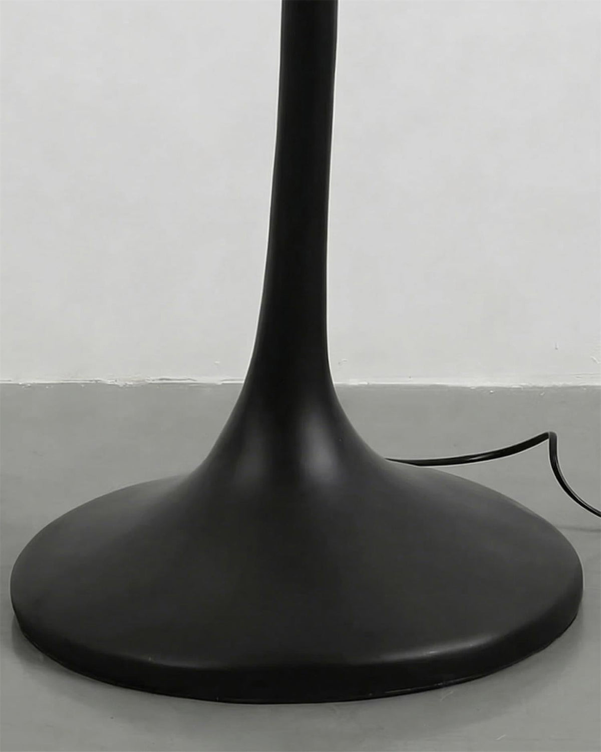 Terialiella zewnętrzna lampa stojąca