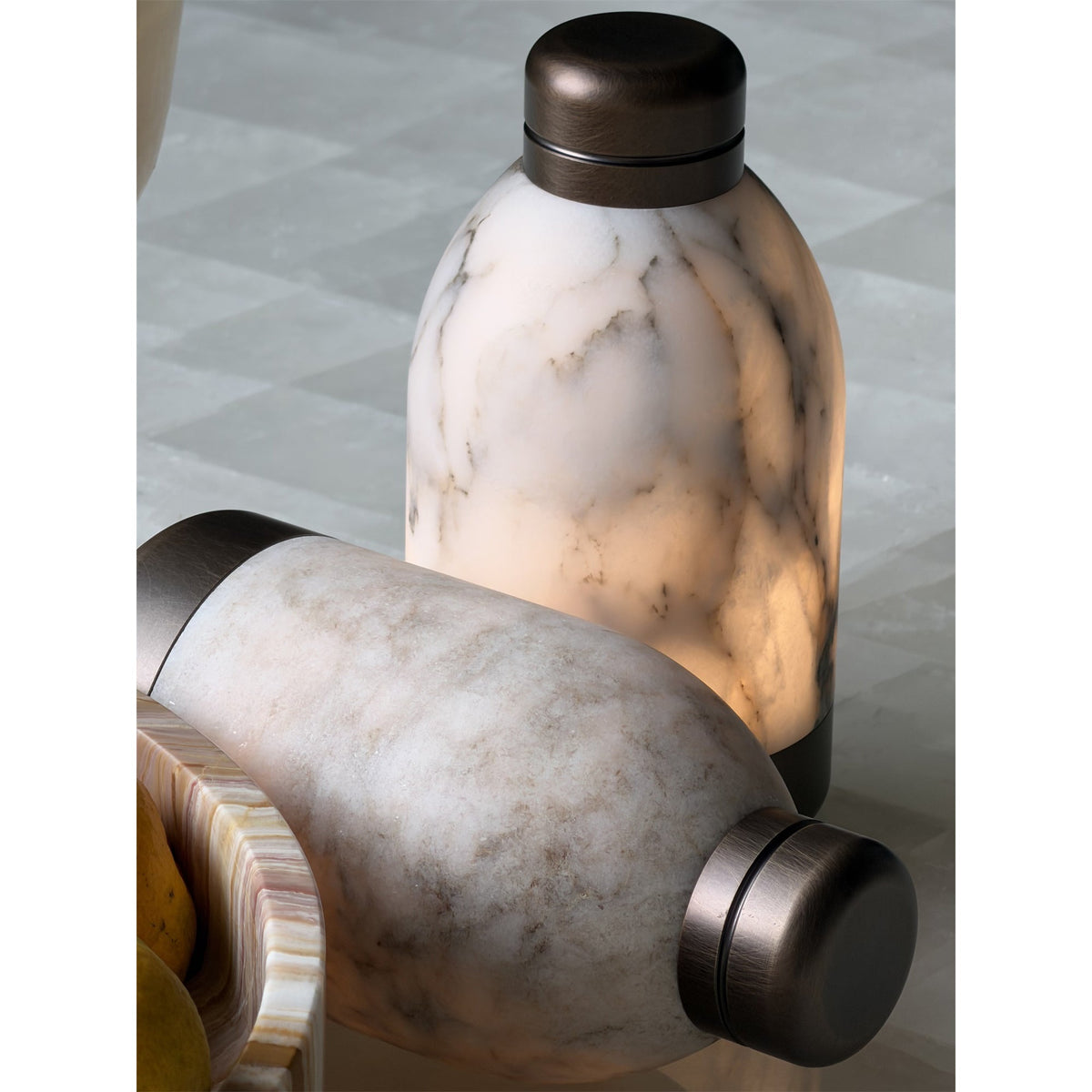 Capsule lampa stołowa