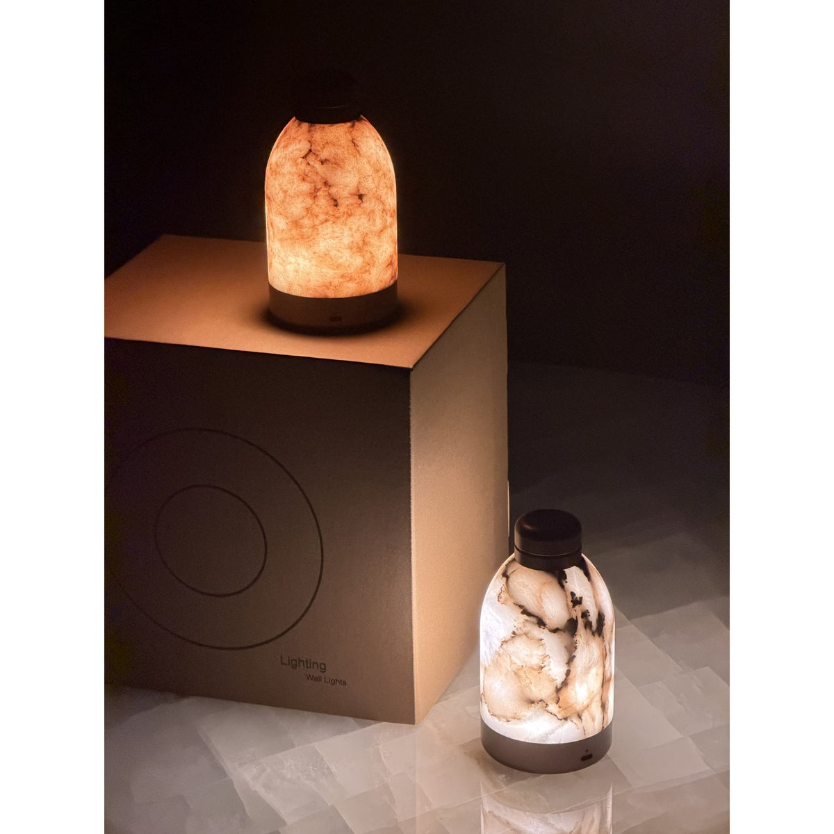 Capsule lampa stołowa