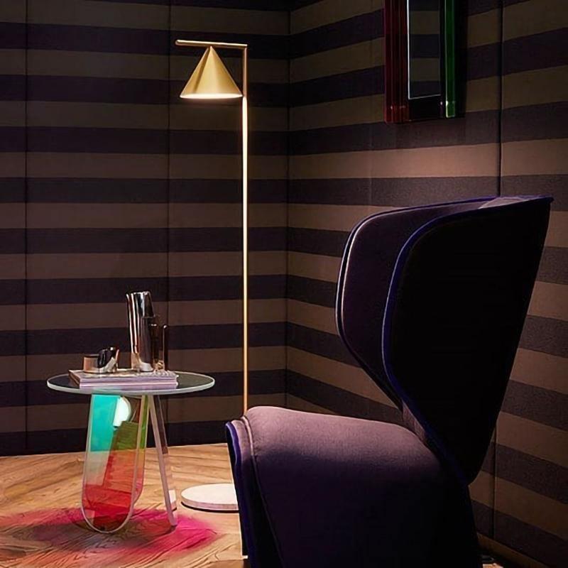 Nell minimalistyczna lampa stojąca