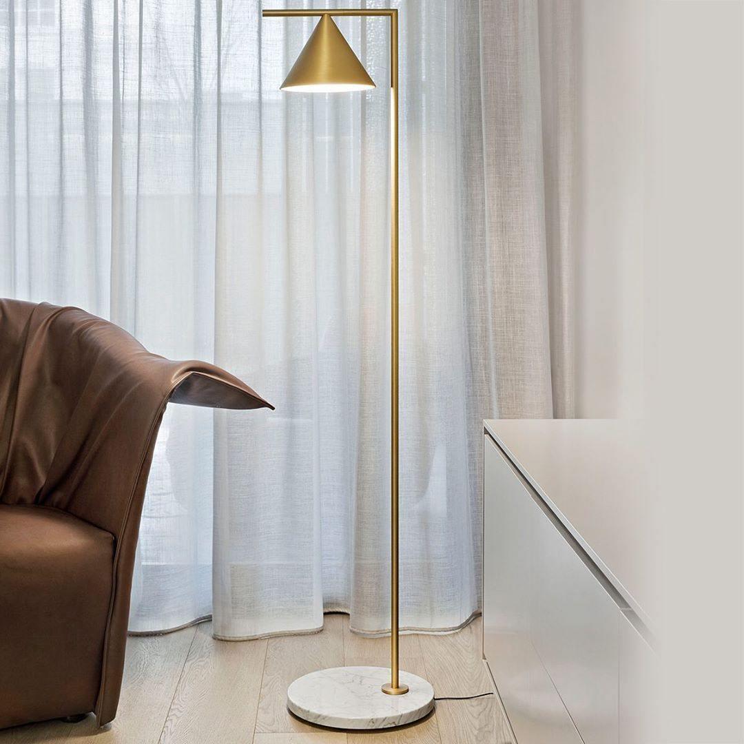 Nell minimalistyczna lampa stojąca
