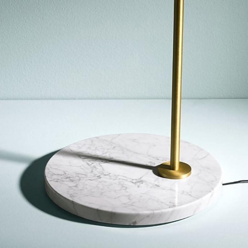 Nell minimalistyczna lampa stojąca