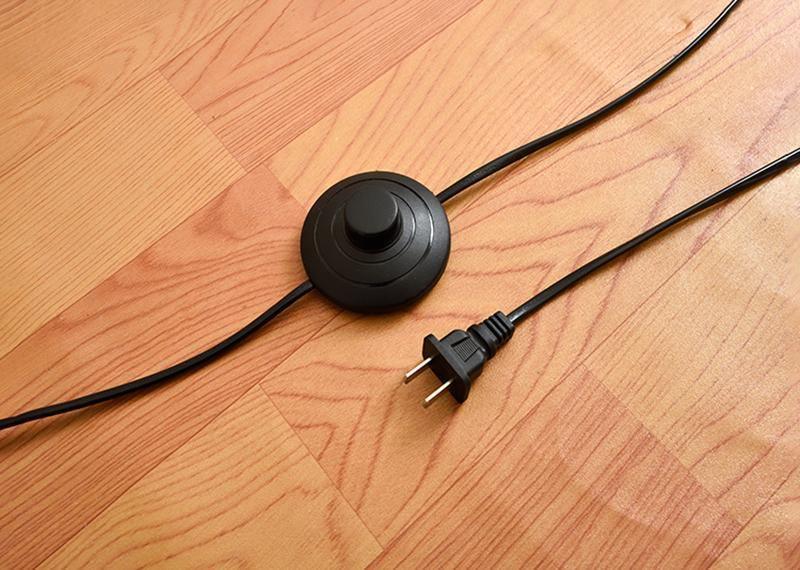 Nell minimalistyczna lampa stojąca