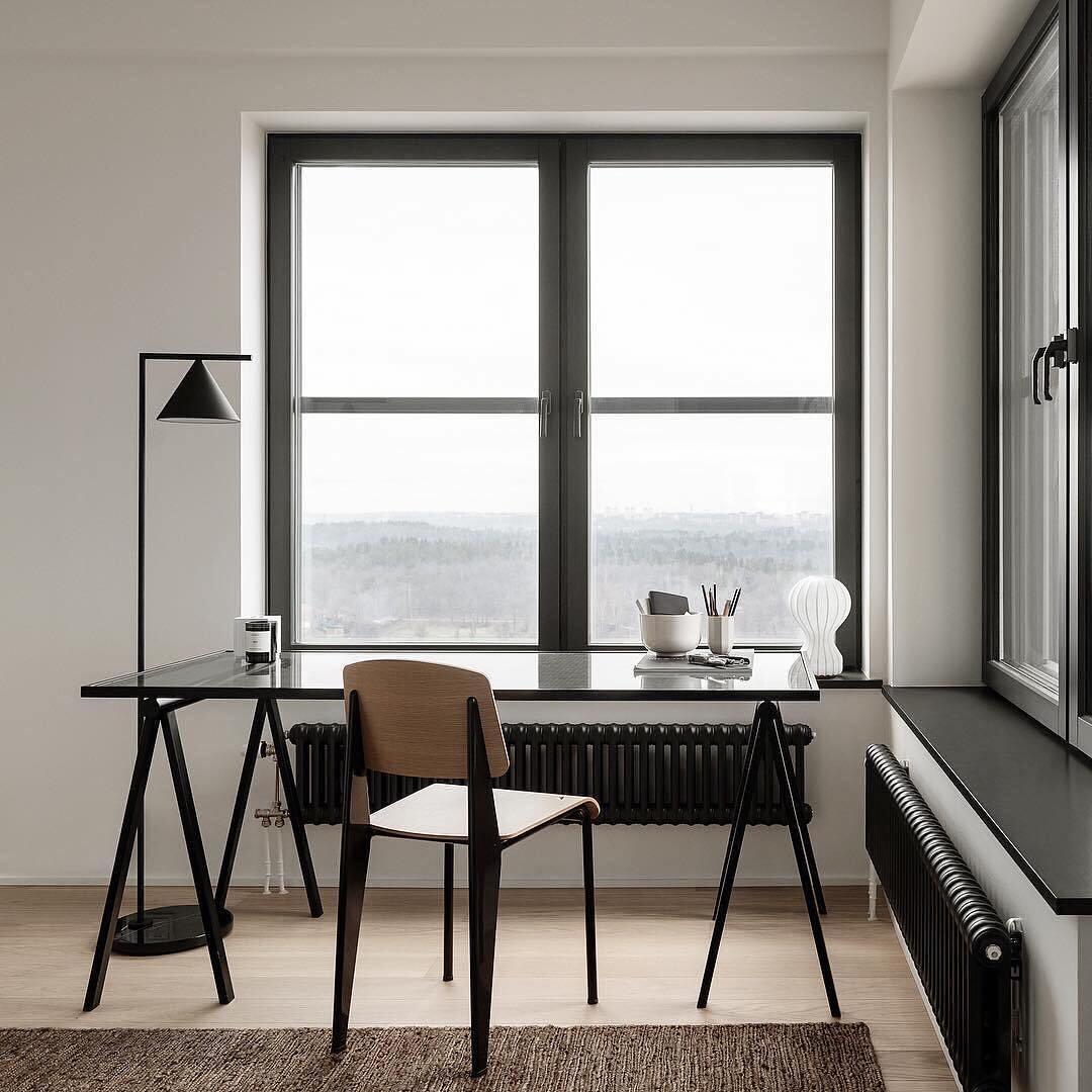 Nell minimalistyczna lampa stojąca