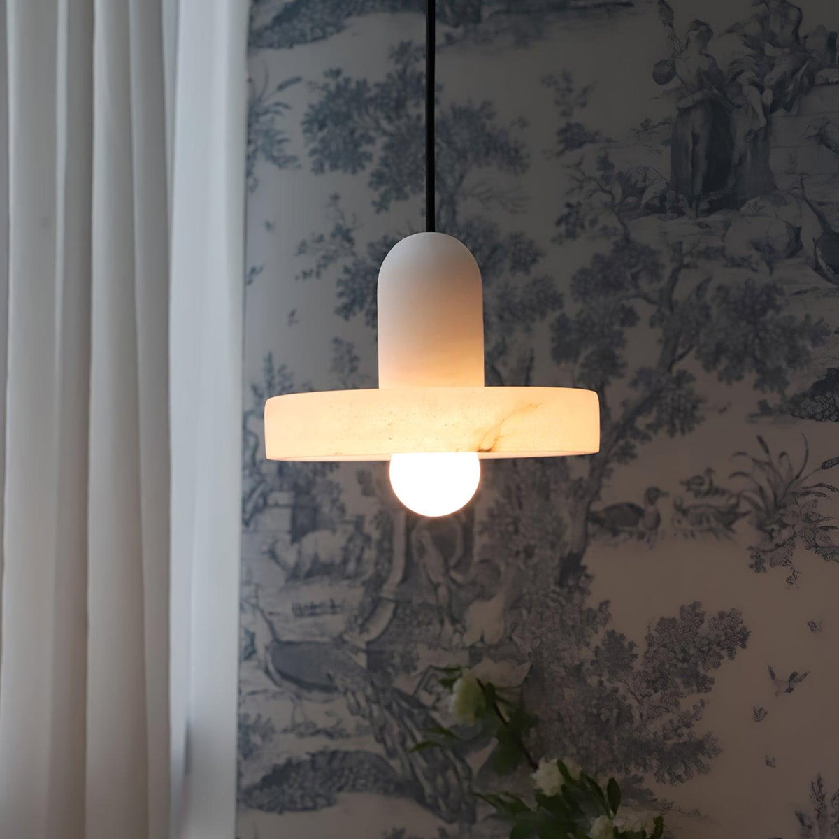 Eirven wisząca lampa ze szkła alabastrowego w układzie nakładkowym