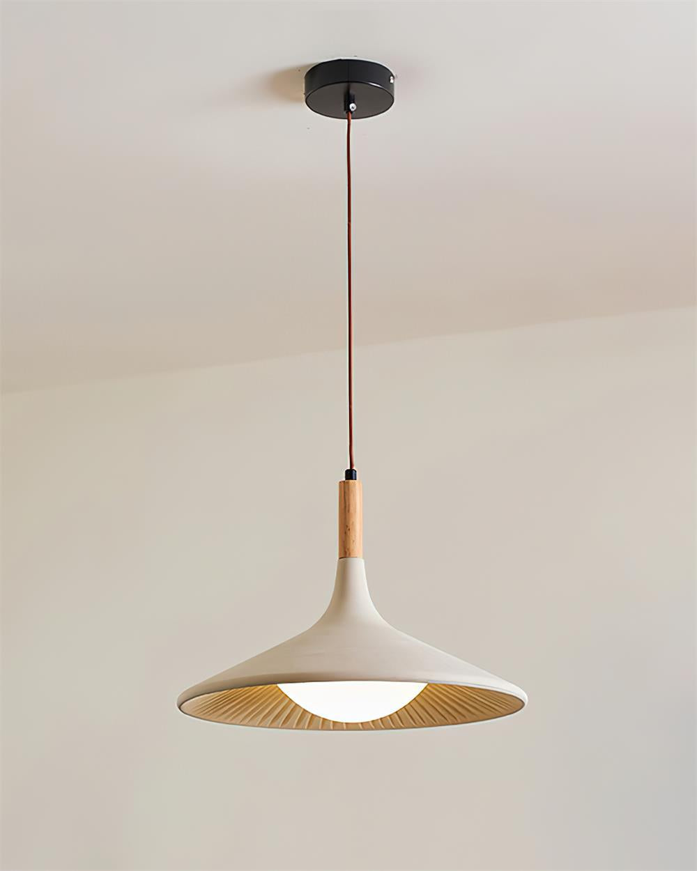 Lampa wisząca z drewna