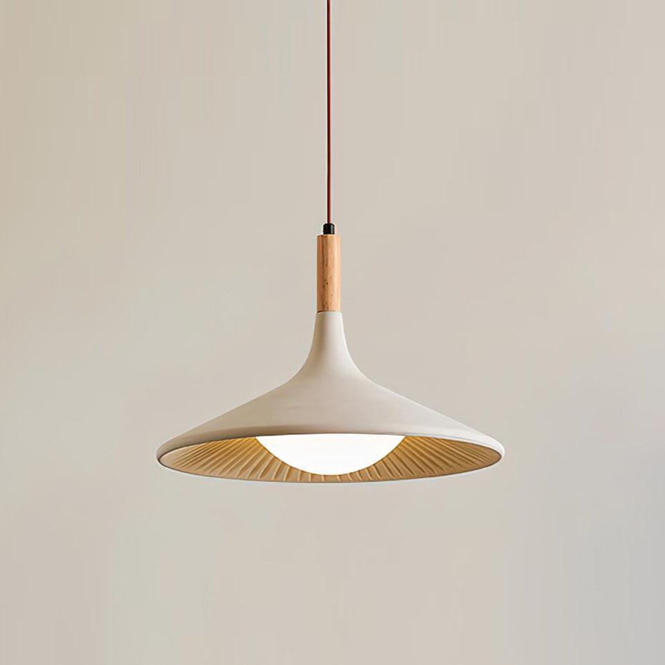 Lampa wisząca z drewna