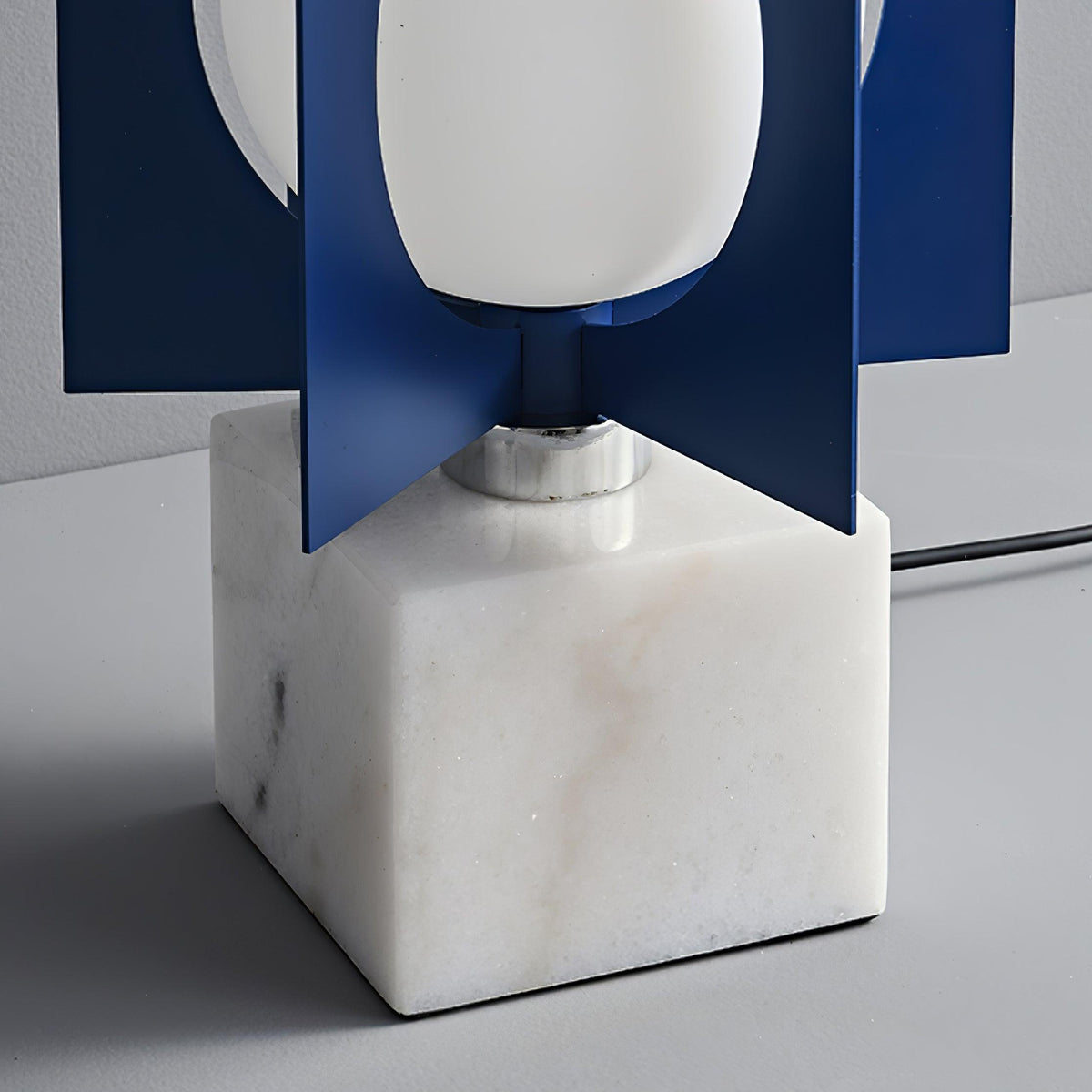 Lampa stojąca Vanell Marble