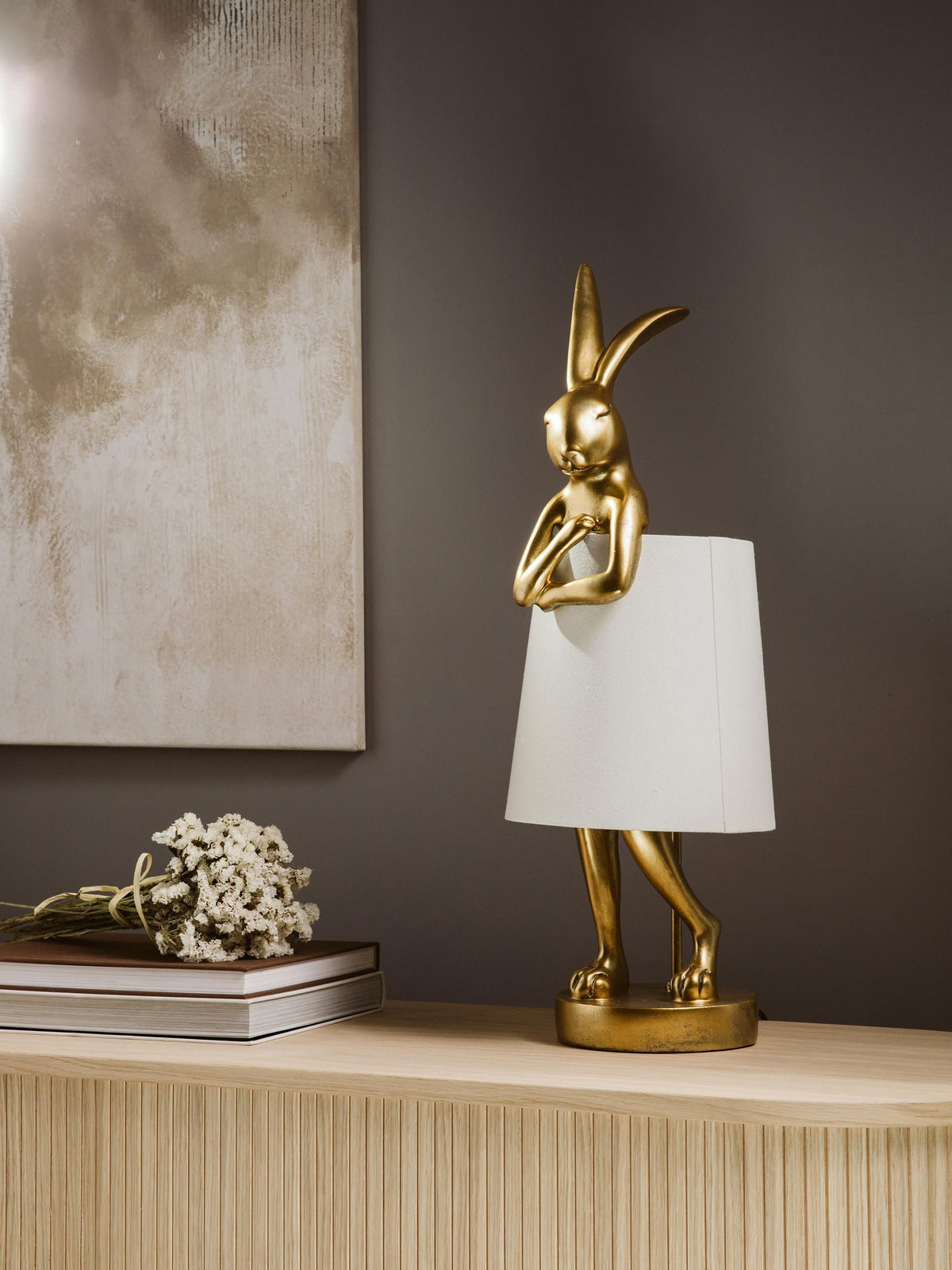 Lampa stołowa z figurką złotego królika