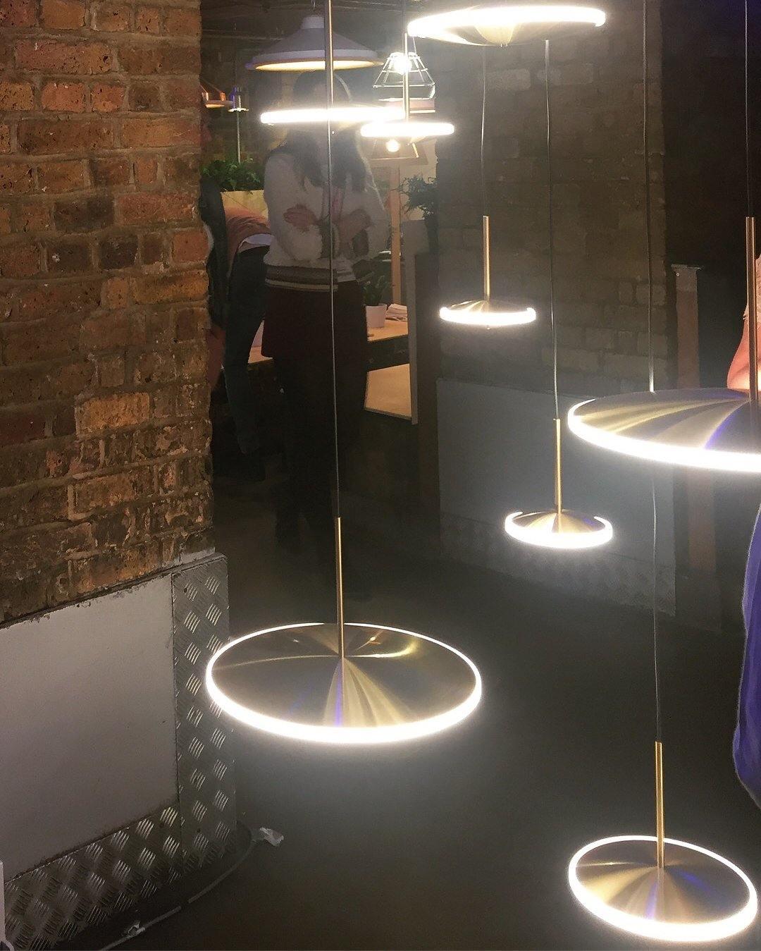 Uvenisra nowoczesna minimalistyczna lampa wisząca w kształcie talerza