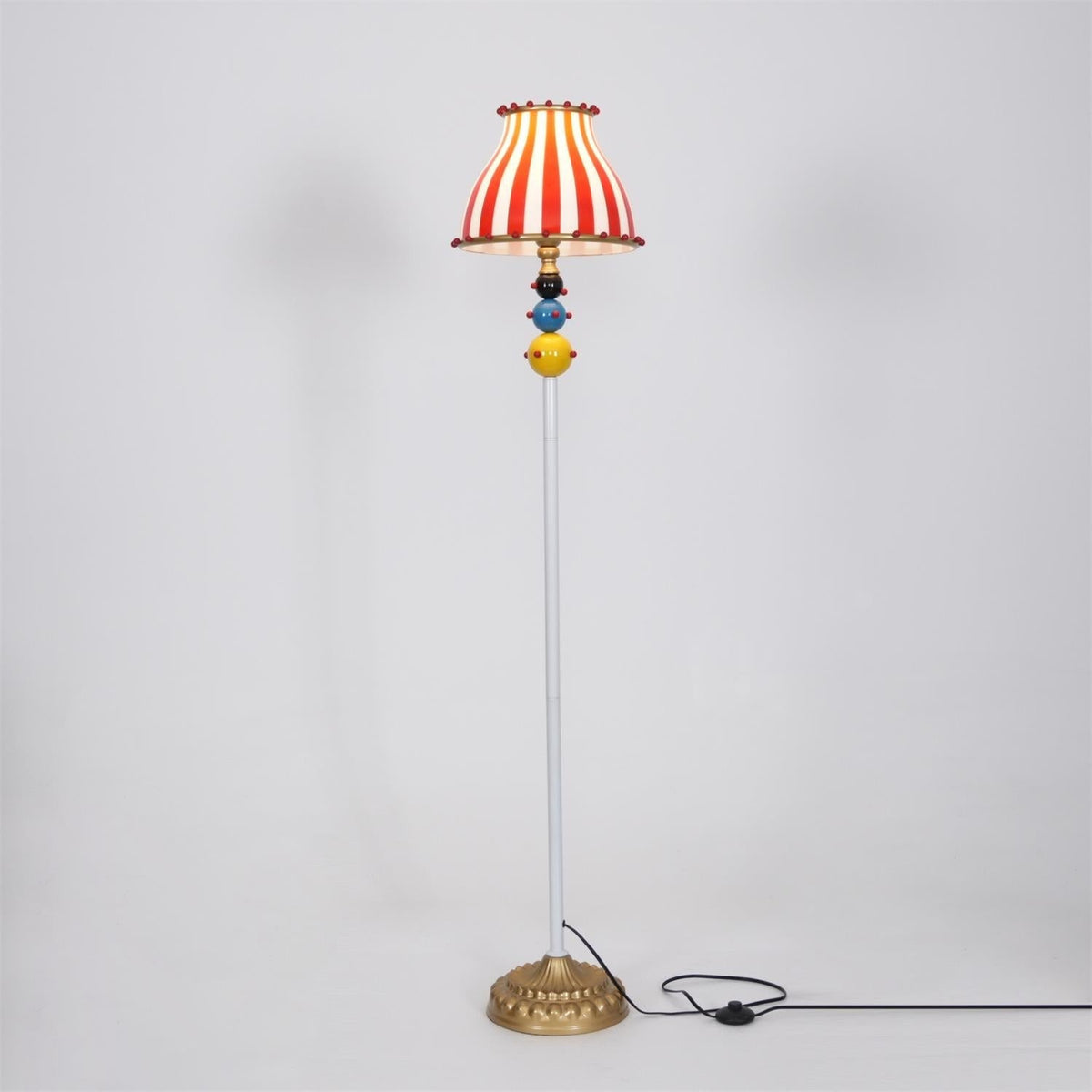 Teriaaine lampa stojąca