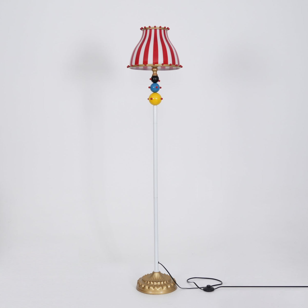 Teriaaine lampa stojąca