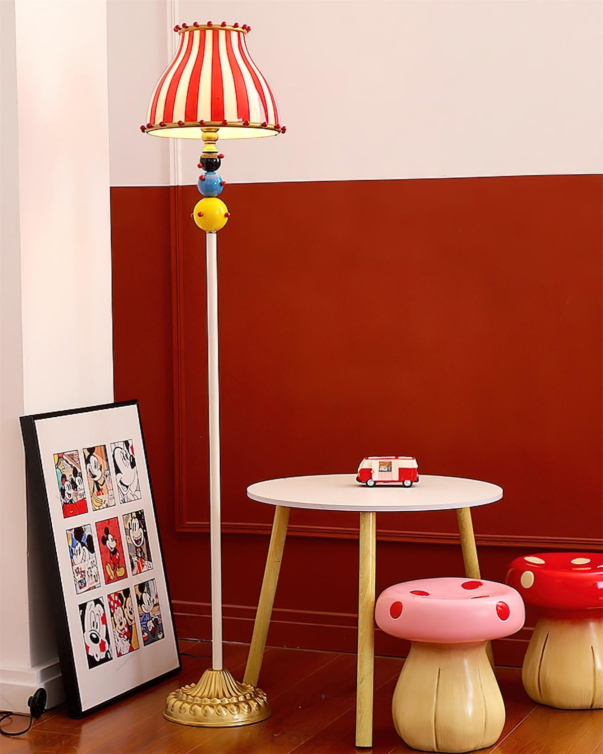 Teriaaine lampa stojąca