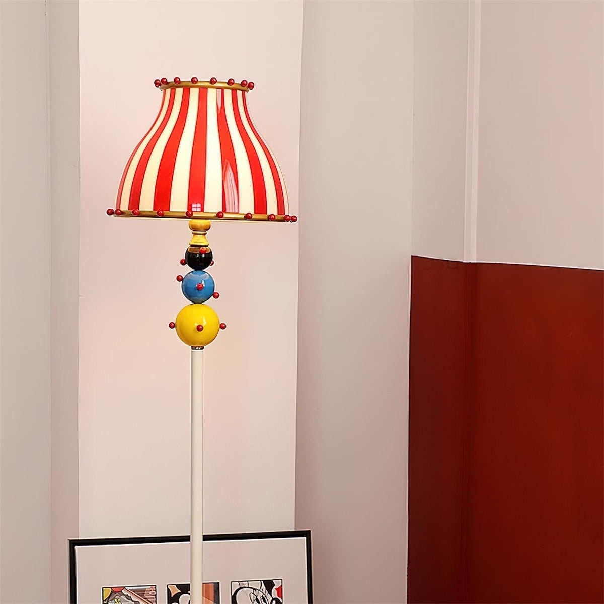 Teriaaine lampa stojąca