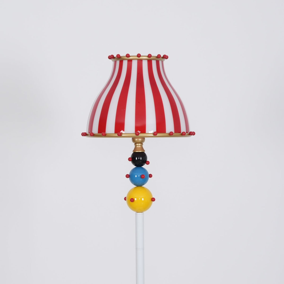 Teriaaine lampa stojąca