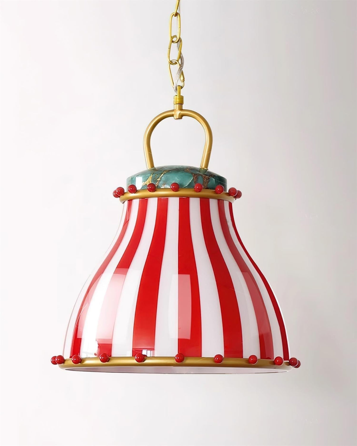Lampa wisząca ze szkła w czerwono-białe paski