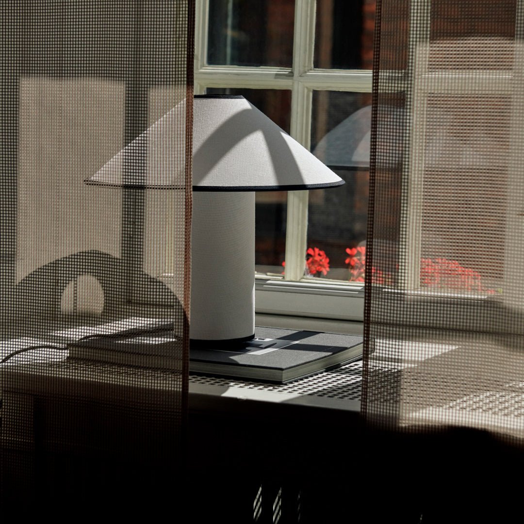 Maddy minimalistyczna lampa stołowa