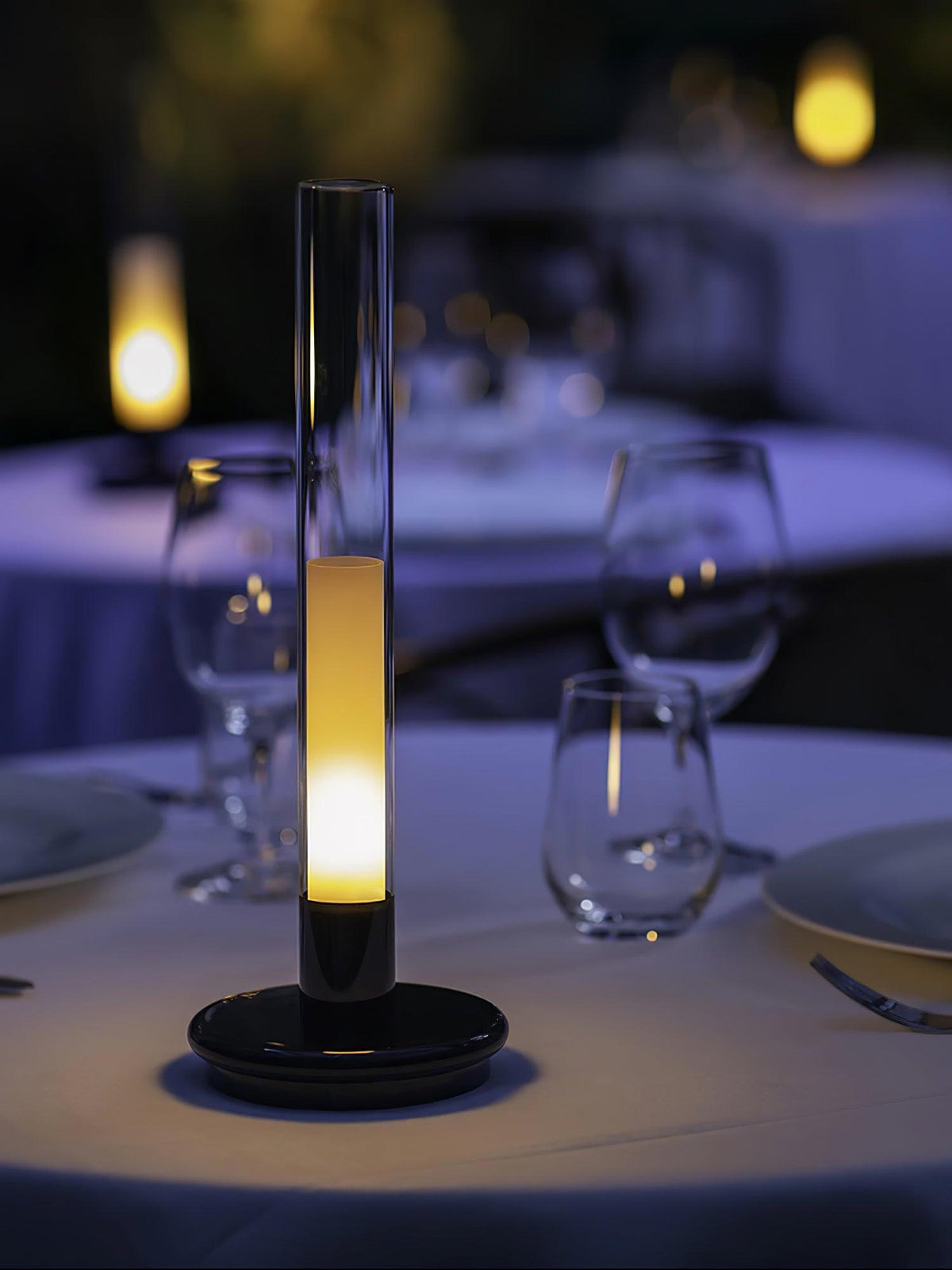 Tevi minimalistyczna lampa stołowa z akrylu