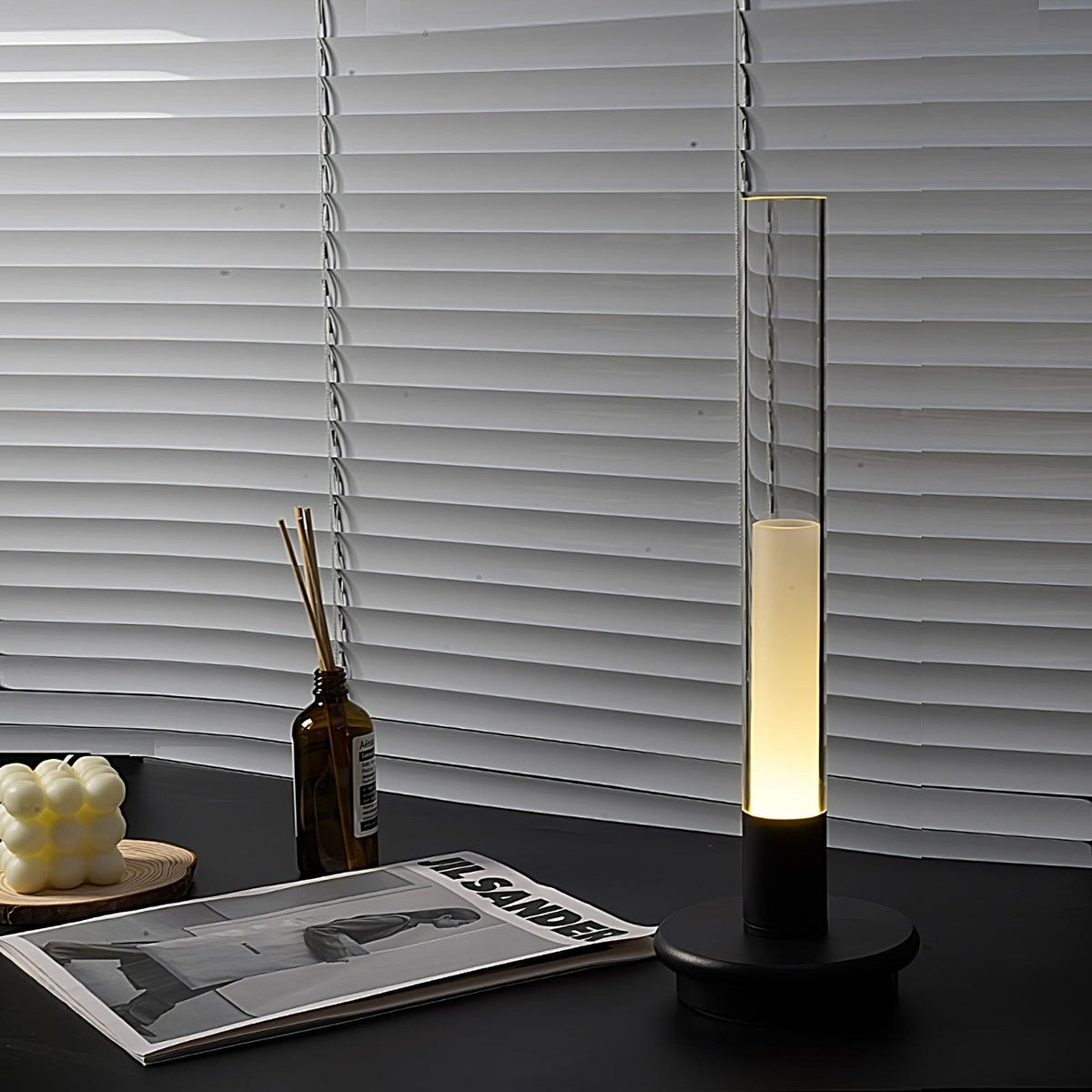 Tevi minimalistyczna lampa stołowa z akrylu
