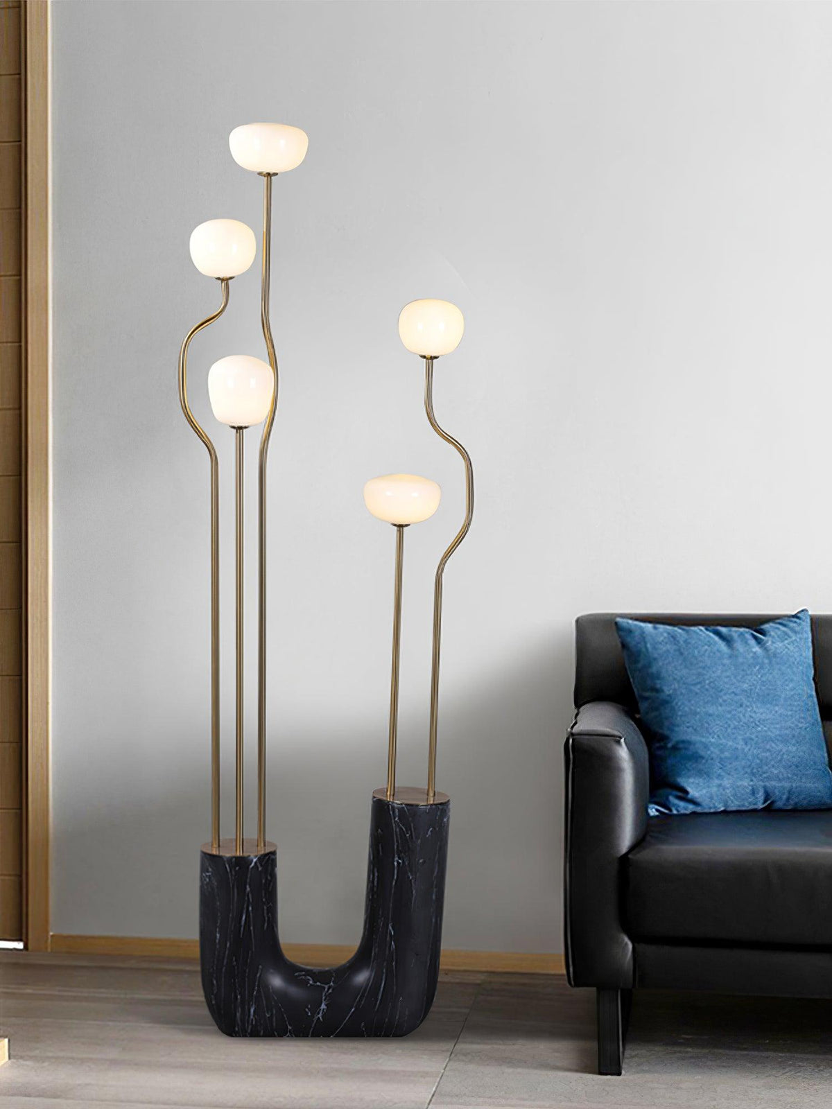 Avenoaya elegancka zewnętrzna lampa stojąca Comet