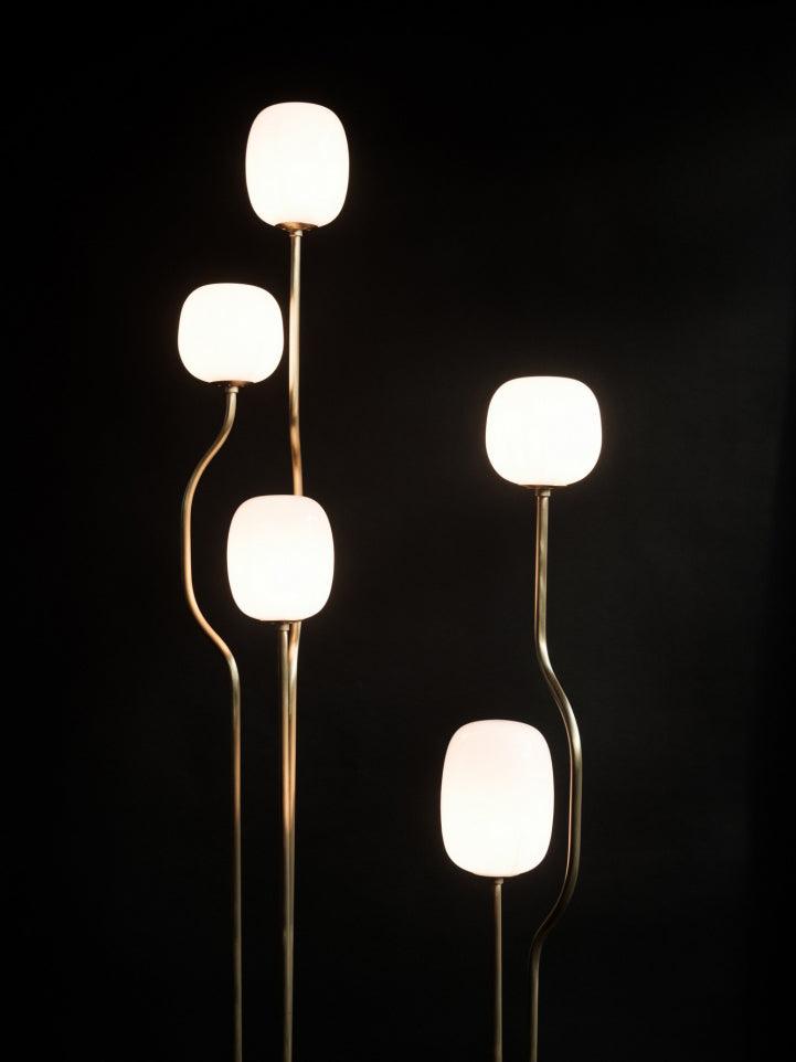 Avenoaya elegancka zewnętrzna lampa stojąca Comet