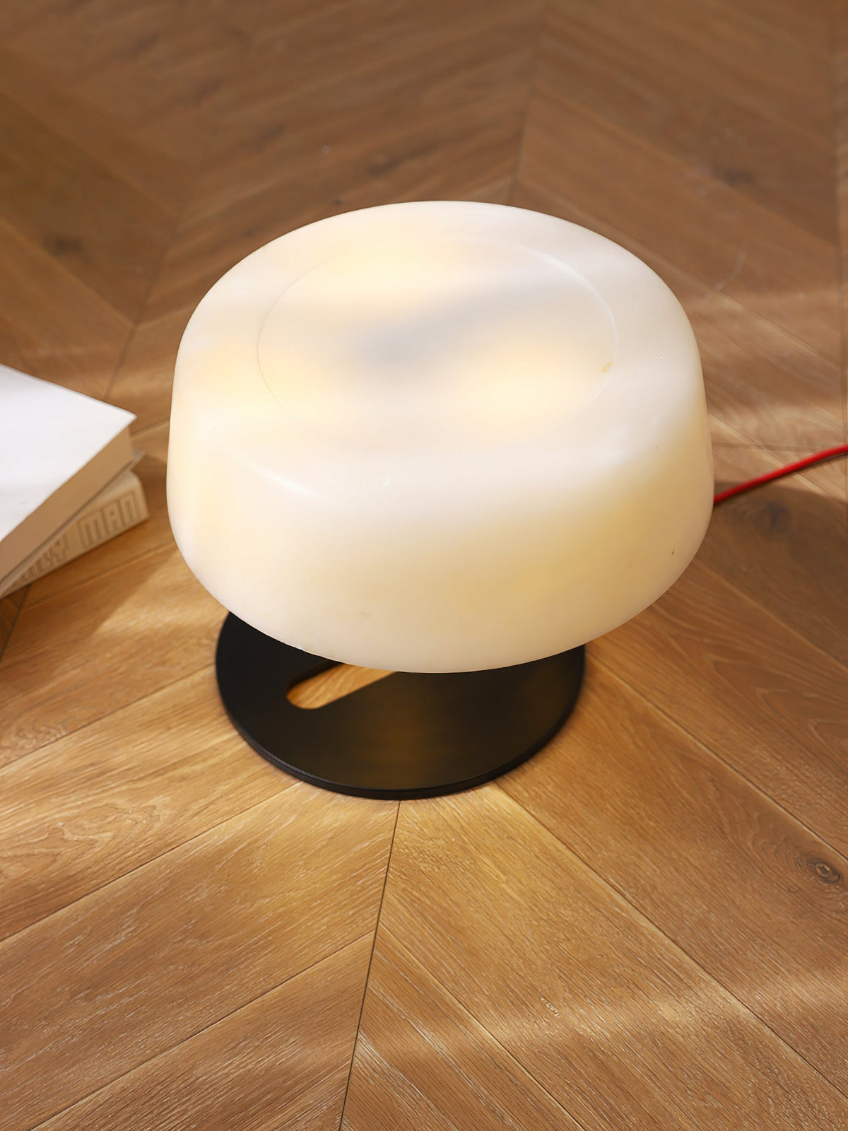 Nysolora kopuła lampa stołowa alabaster