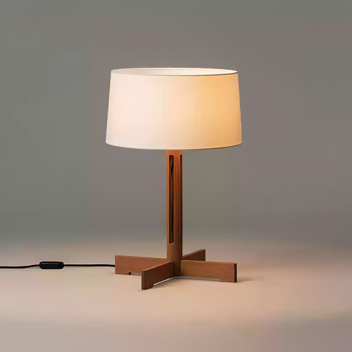 Rinivena drewniana lampa stołowa z tkaniny