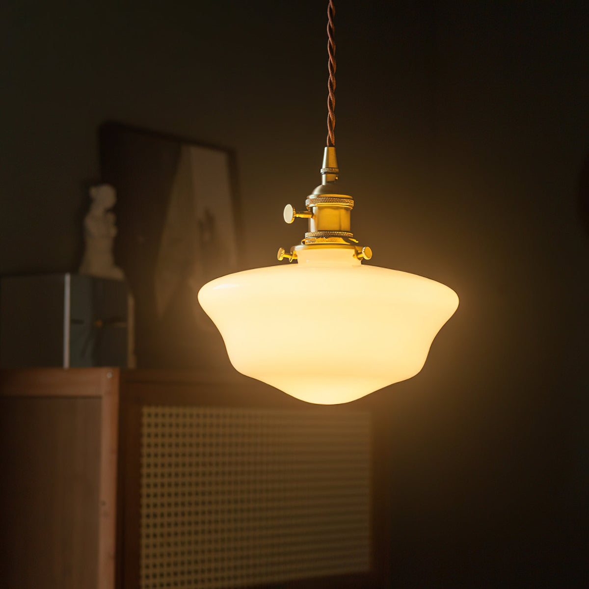 Lampa wisząca Droplet z miedzi i szkła mlecznego