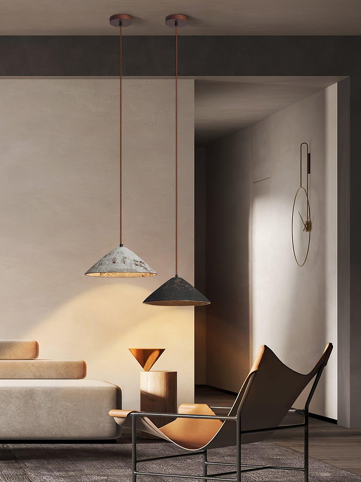 Lampa wisząca Sura z ceramiki w kształcie stożka łączy vintage'owy urok ze stylem minimalistycznym