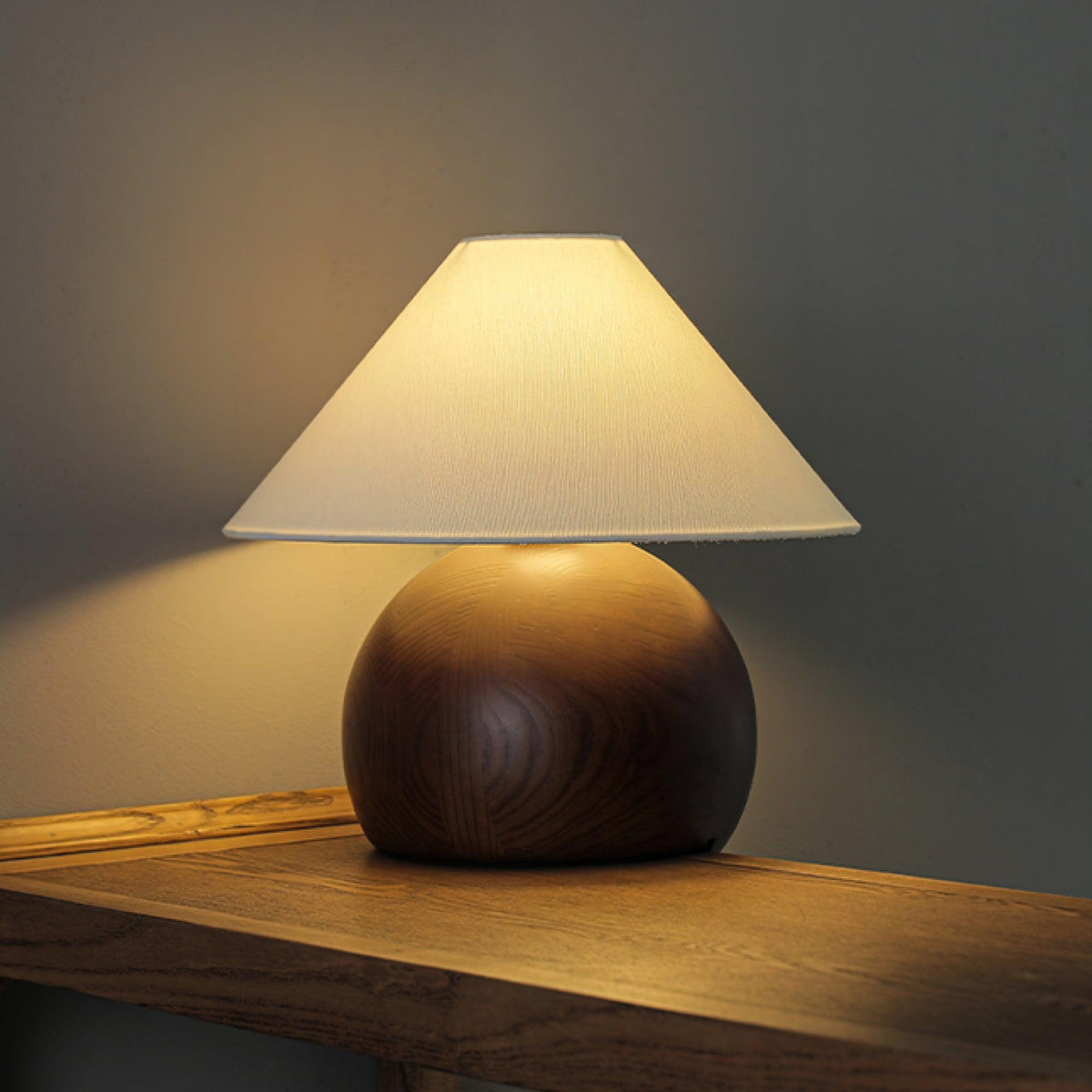 Halise drewniana lampa stołowa organiczna