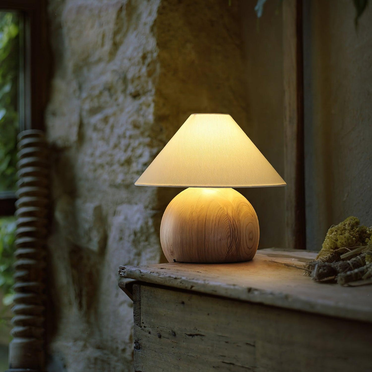 Halise drewniana lampa stołowa organiczna