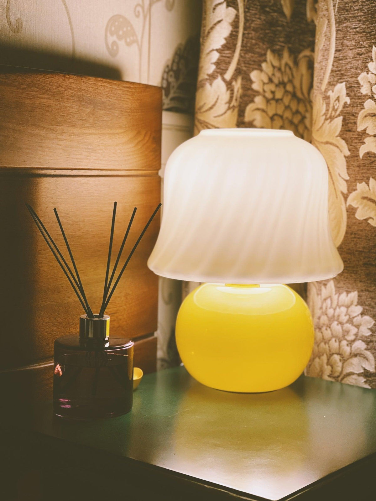 Holg ceramiczna lampa stołowa