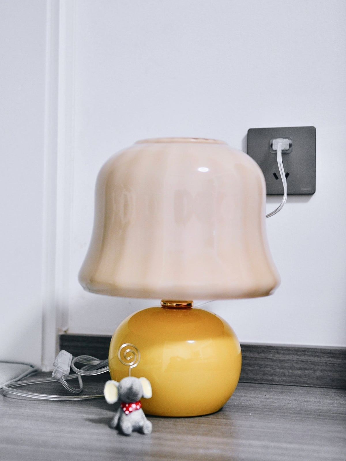 Holg ceramiczna lampa stołowa