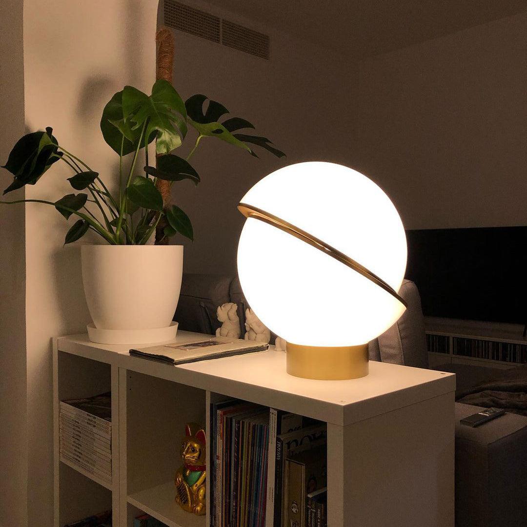 Solaria lampa stołowa futurystyczna