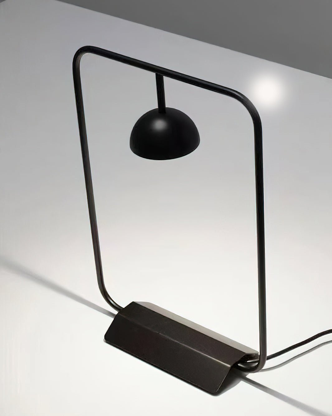 Dexton geometryczna lampa stołowa