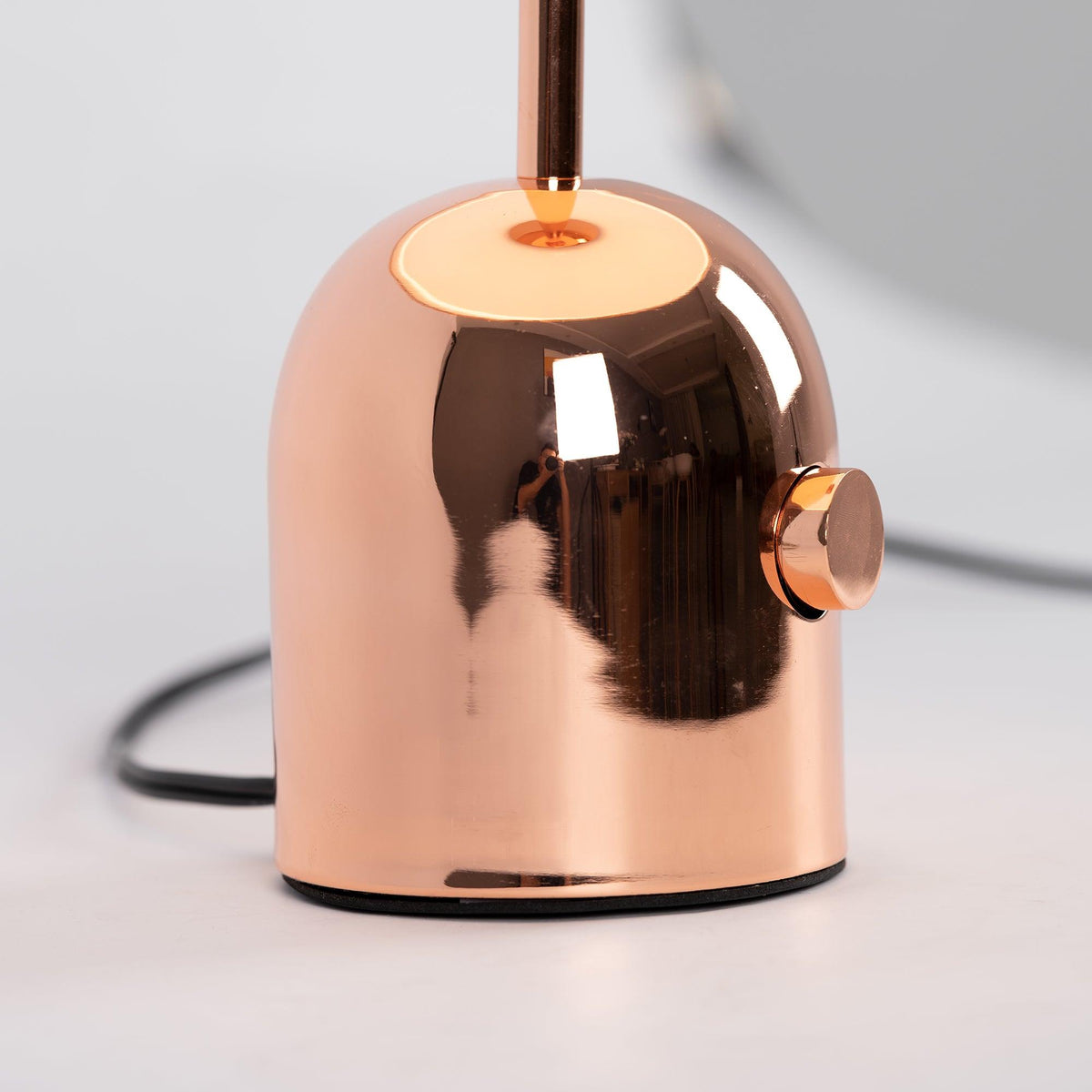 Ames luksusowa lampa stołowa Bell